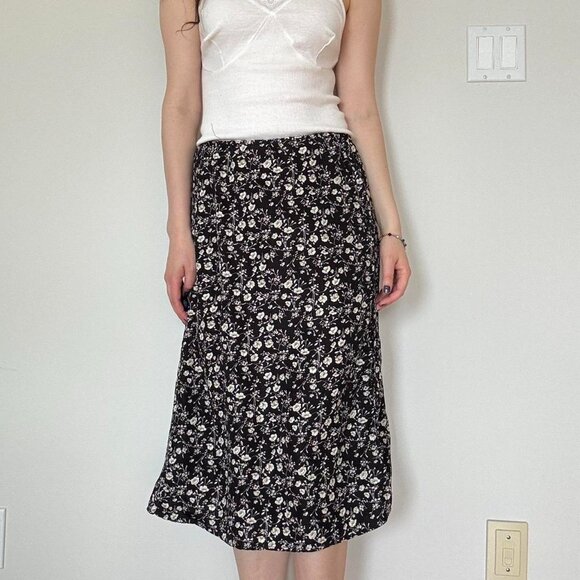 Floral Midi Skirt with Side Slit - Picture 2 of 4